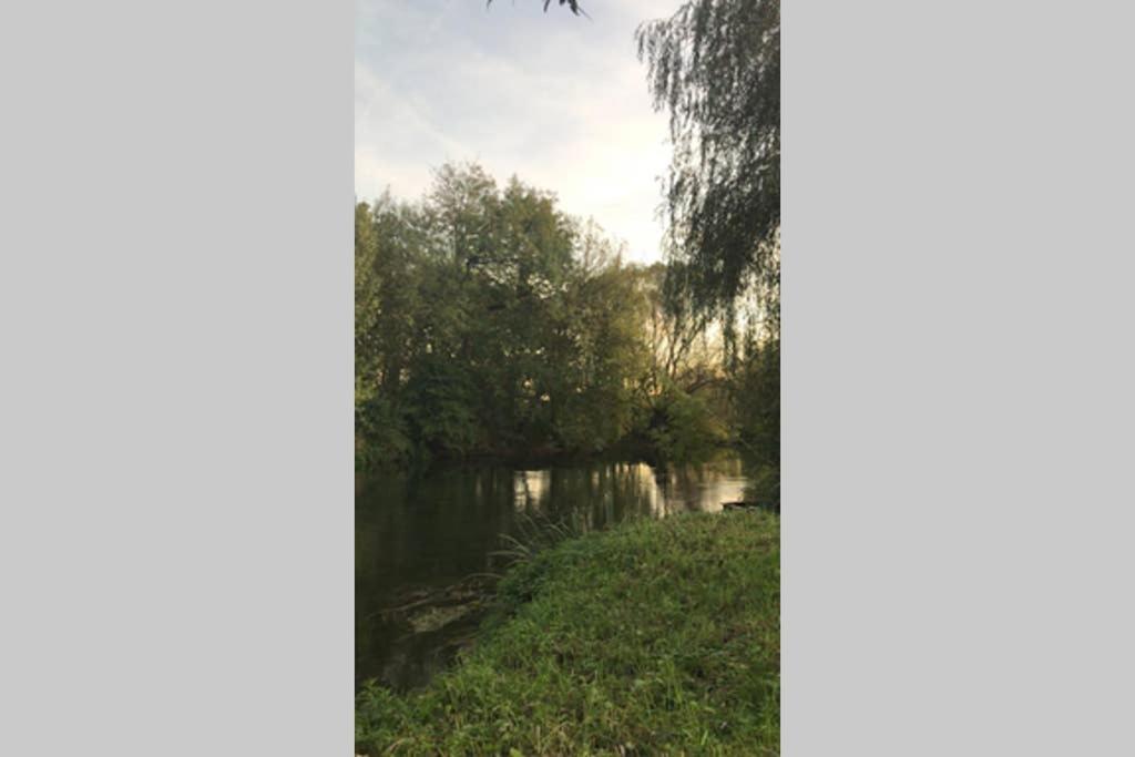 Montigny-sur-LoingLa Pierre Levee公寓 外观 照片